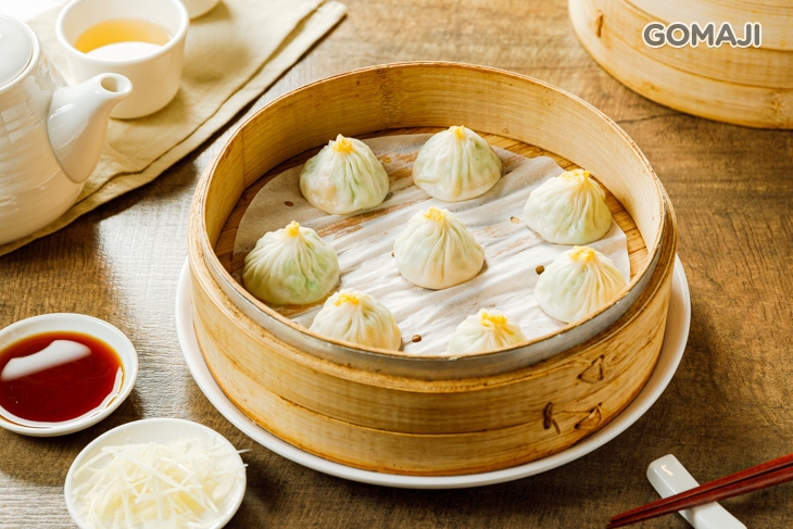 蟹黃絲瓜蝦仁湯包