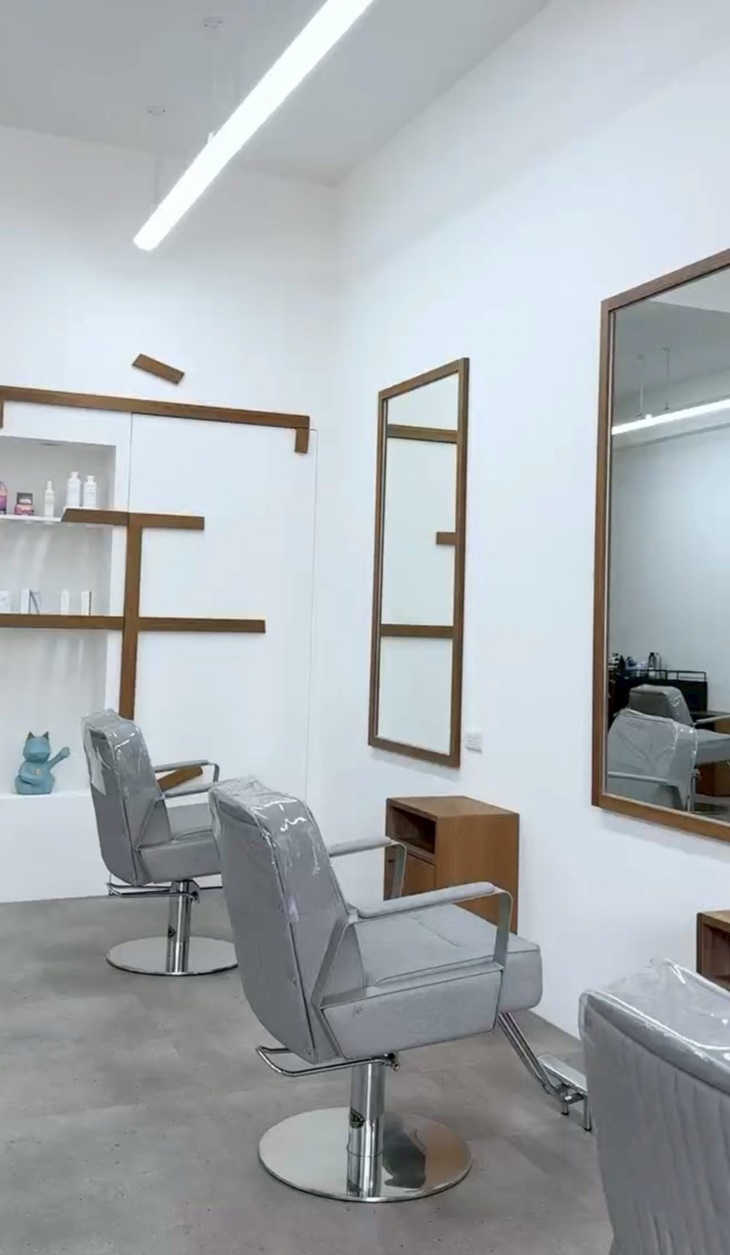 宅 House Hair