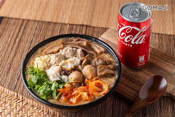 D.綜合麵線(大)人氣套餐〈綜合麵線(大)一份 + 25元飲品(330ml)一瓶(依現場供應為主)〉