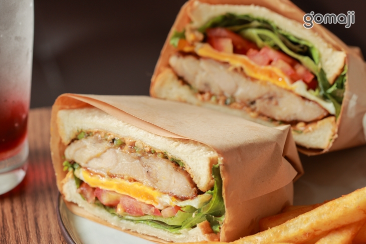 花生香菜雞腿蛋三明治