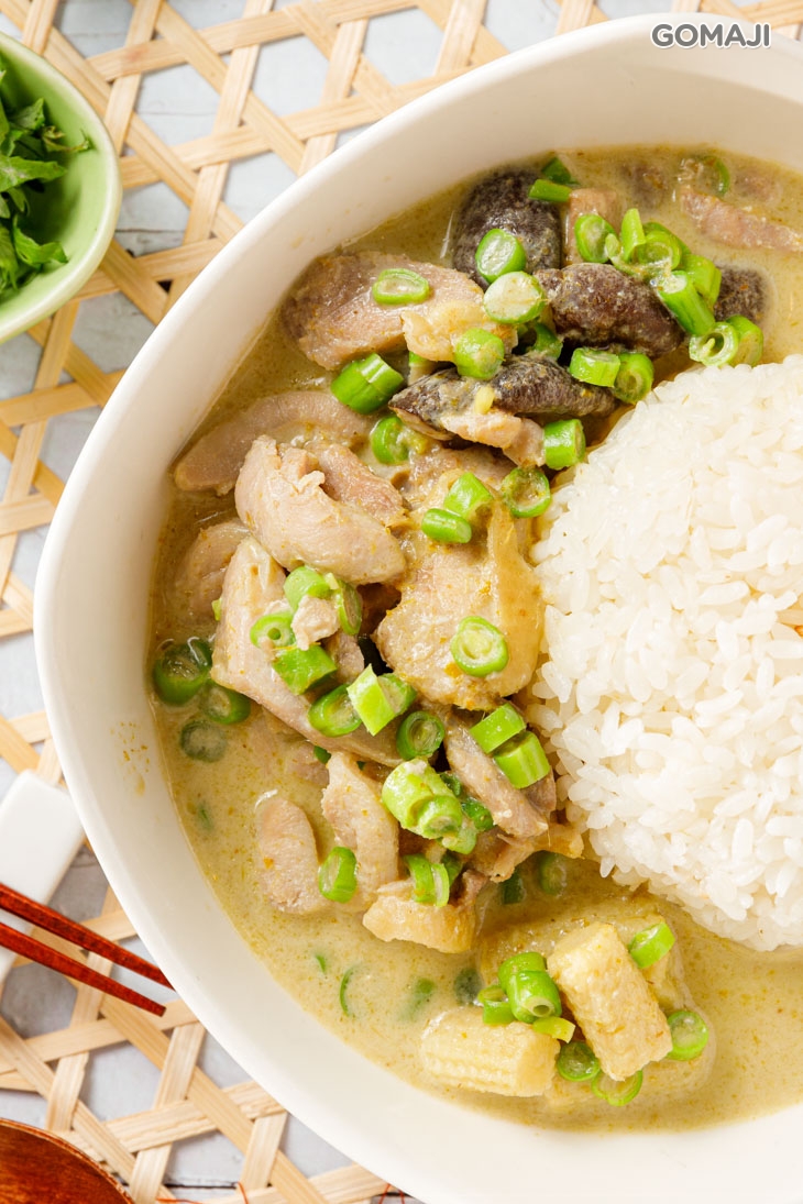 綠咖哩雞腿肉飯