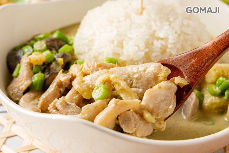 綠咖哩雞腿肉飯