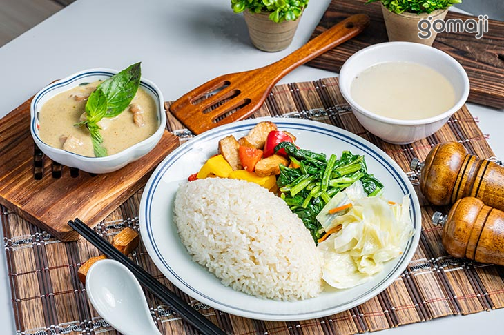 綠咖哩雞飯
