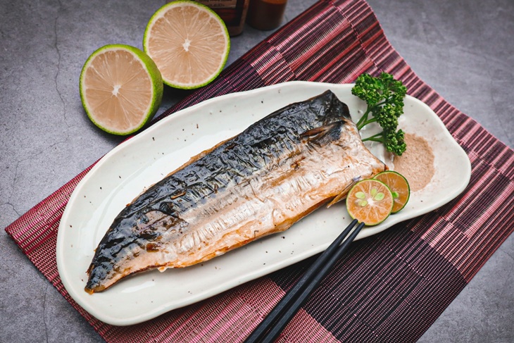 鹽烤靖魚