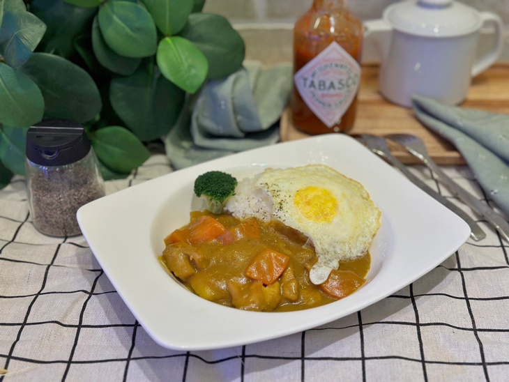 主餐任選二份 + 炸物雙拼一份 + 甜點冰淇淋一份