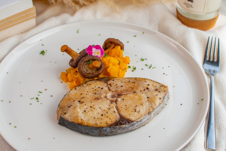 香煎澎湖土魠魚/義大利野菇醬(溯源香菇)