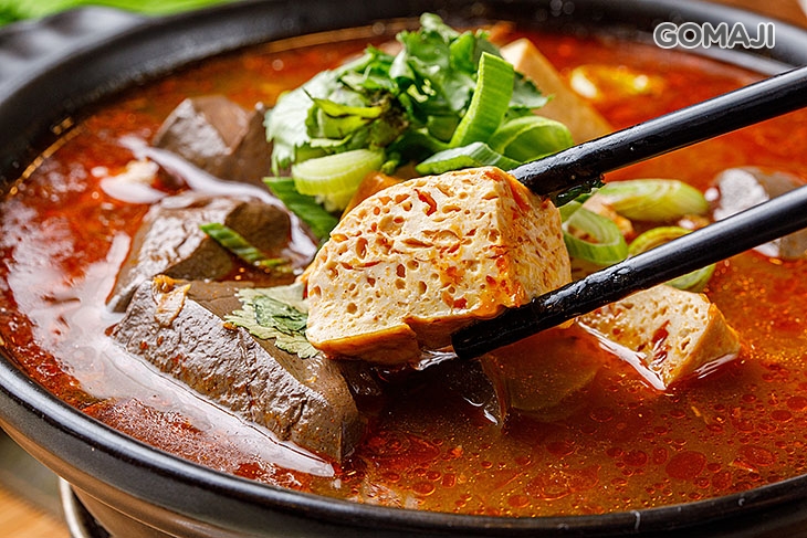 麻辣鴨血臭豆腐