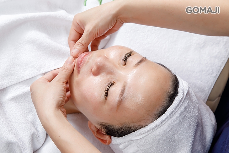 手部舒緩收斂按摩