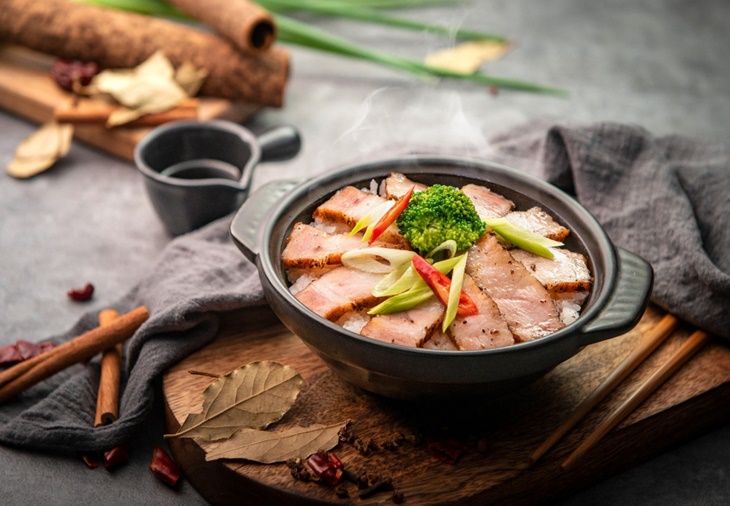 五香鹹豬肉煲仔飯套餐