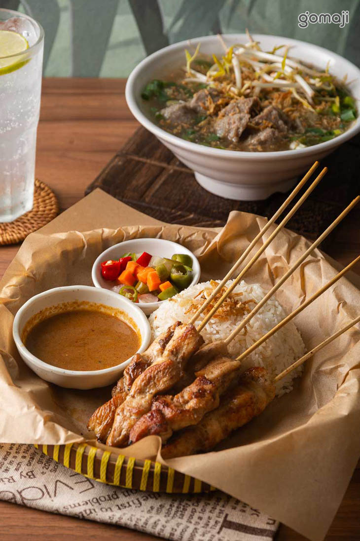 花生醬雞肉沙爹+飯