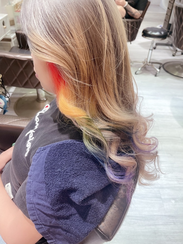 C.搭配上完美的髮型！造型冷燙/溫塑燙/熱塑燙/浪漫大波浪/S彎/髮尾C字彎/髮根蓬鬆燙 七選一(不限髮長)