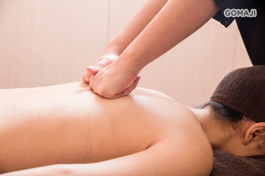 背部釋壓精油按摩