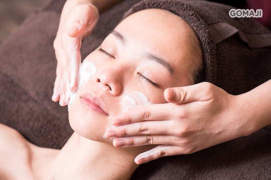 純淨卸妝 + 保濕淨膚潔顏