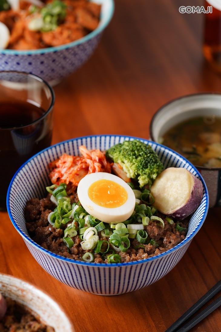 月見牛肉醬燒丼