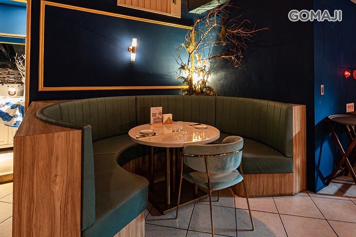 Leone Restaurant & Bar