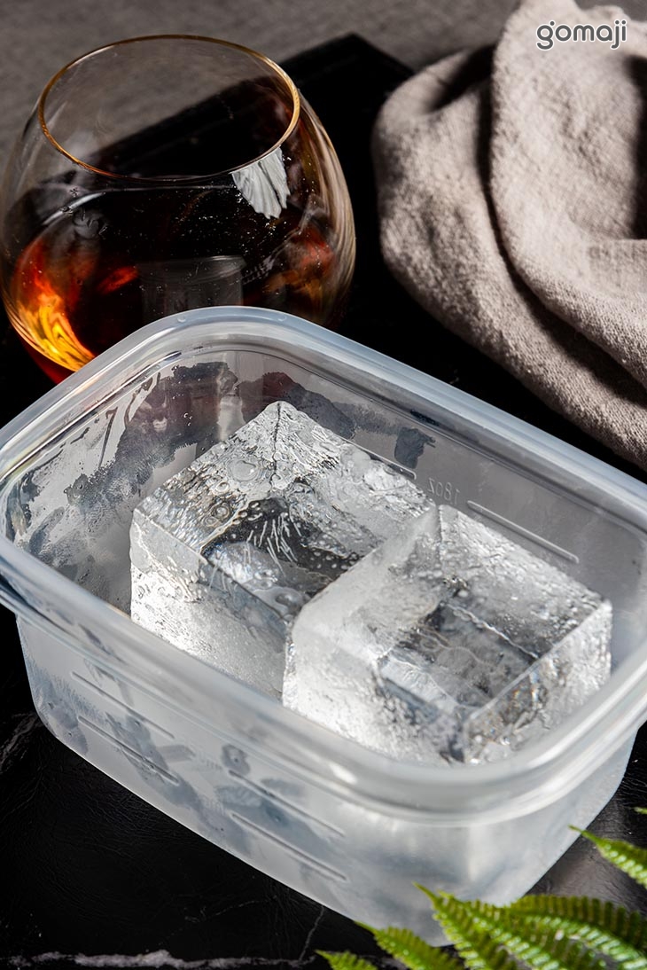 威士忌方形冰塊