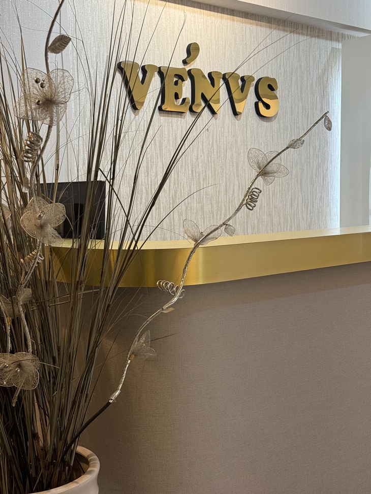 Ve'nvs hair