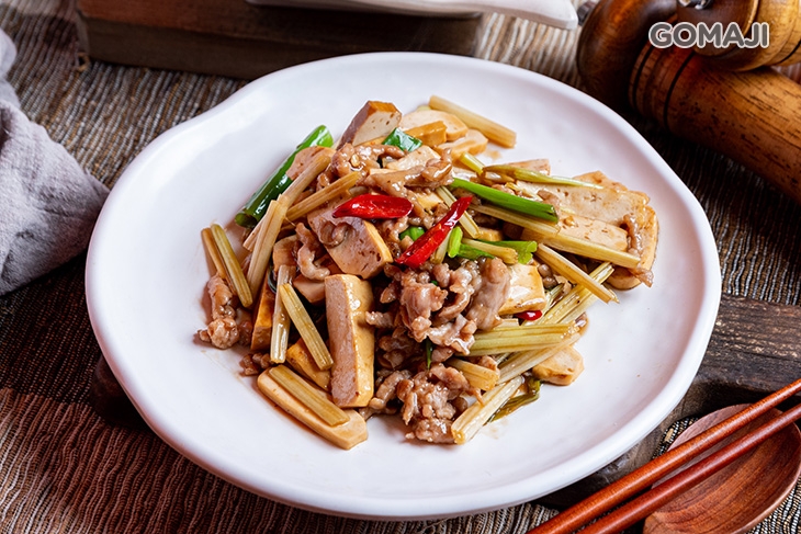 芹菜炒豆干肉絲