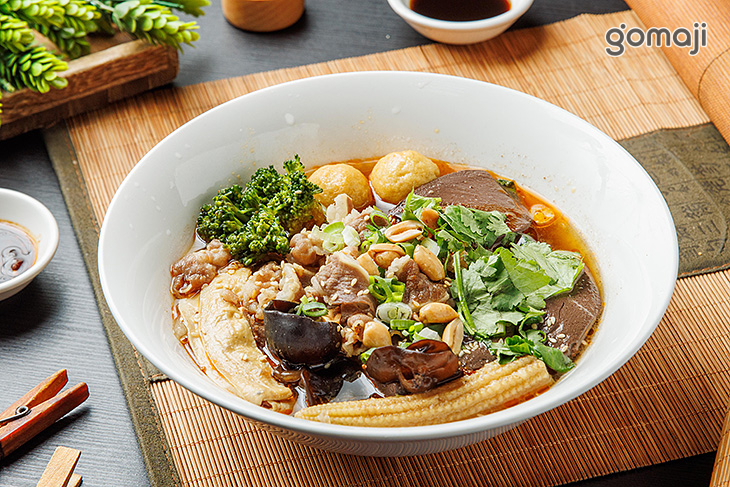 綜合牛肉酸辣粉