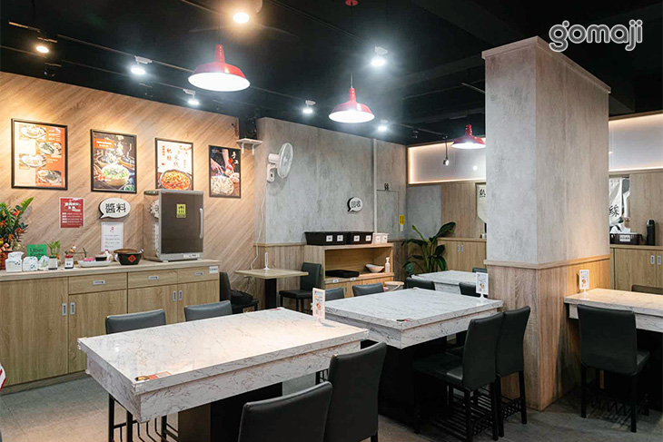 鷄小二烏雞米線