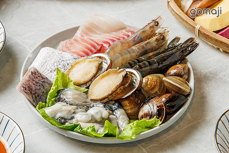 豪華大海鮮盤(蛤蠣+白蝦+草蝦+鮮蚵+鱸魚+鯛魚+鮑魚)