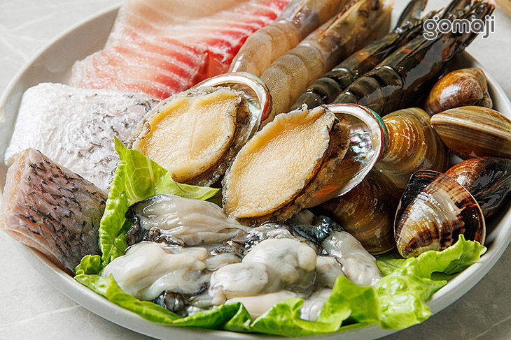 豪華大海鮮盤(蛤蠣+白蝦+草蝦+鮮蚵+鱸魚+鯛魚+鮑魚)