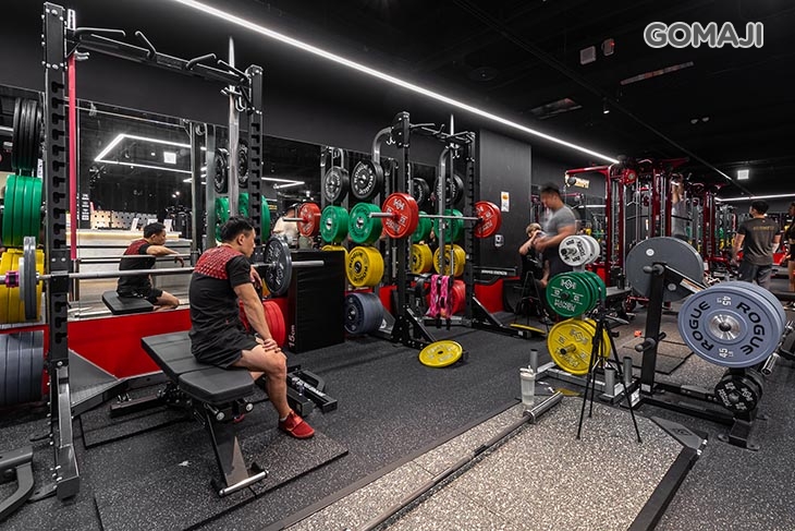 IronFit健身房