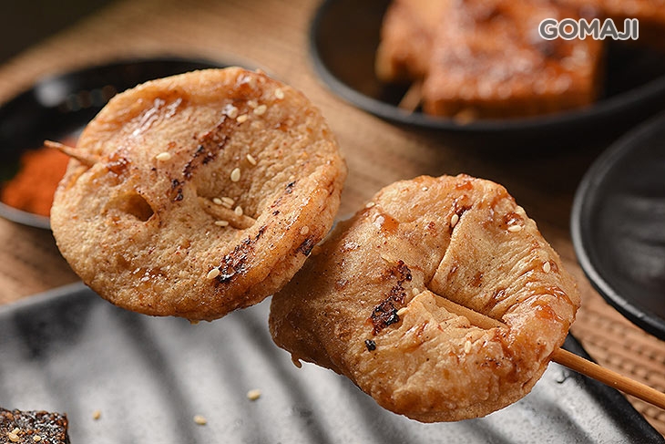 甜不辣一支 + 米血糕一支