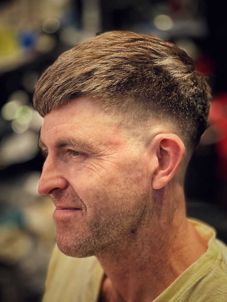 A.嘻油記理髮廳-美式英倫俐落帥髮型通通有！頭皮活化清爽洗髮+帥氣男士理髮設計剪裁