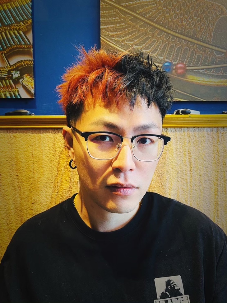 B.嘻油記理髮廳-換上酷帥新髮色！頭皮活化清爽洗髮+帥氣男士理髮設計剪裁+專業精緻染髮