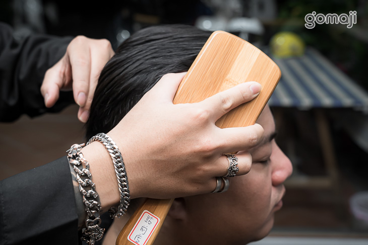 頭皮按摩梳理（清除表層髒污活絡頭皮）