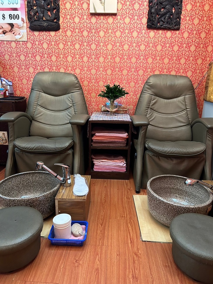 威龍泰式養生館