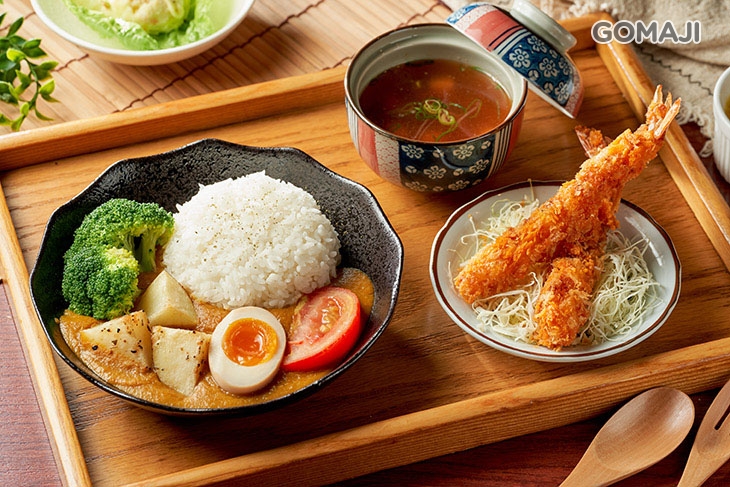 炸蝦咖哩飯 