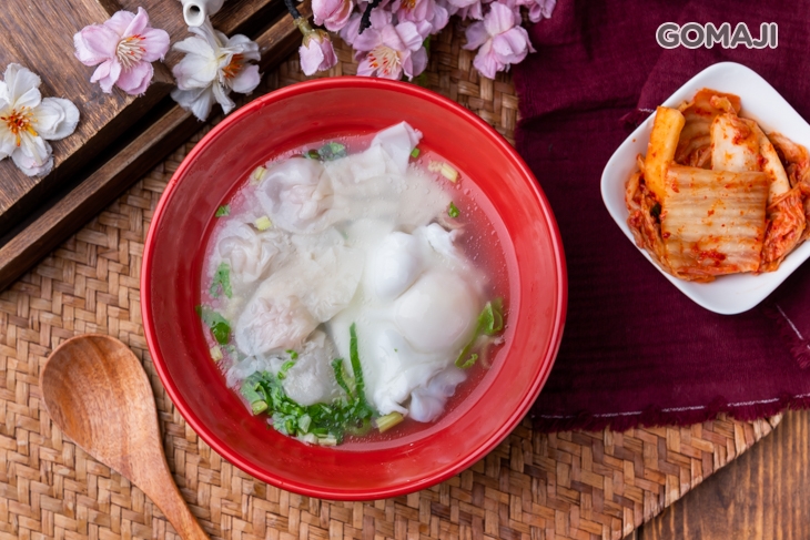 餛飩蛋包湯