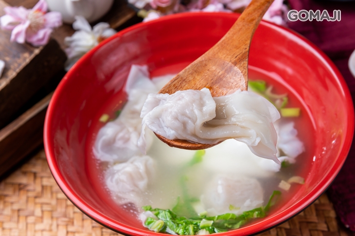 餛飩蛋包湯