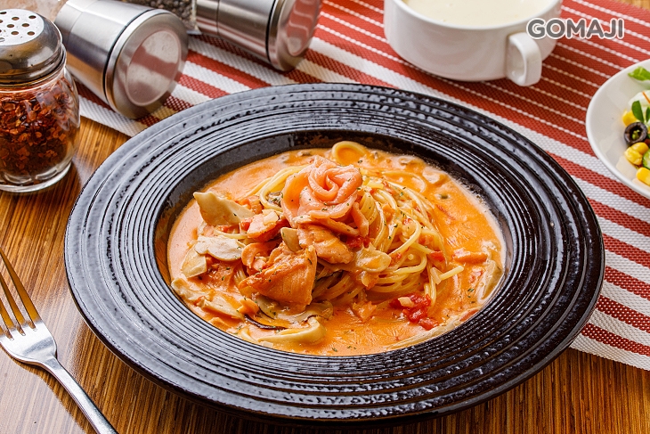 義大利麵(粉紅醬燻鮭魚)