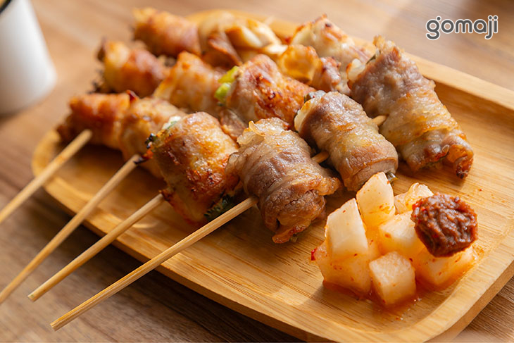 韓式泡菜蘿蔔/豬肉杏鮑菇/豬肉青蔥串/豬肉金針菇/牛五花剝皮辣椒