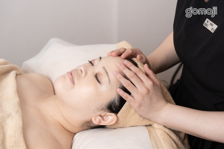 臉部極效煥白精華油臉部鬆筋整顏