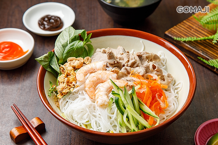 涼拌豬肉蝦仁米線