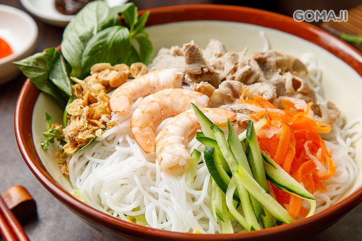 涼拌豬肉蝦仁米線