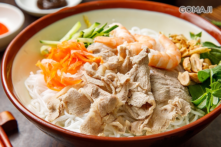 涼拌豬肉蝦仁米線