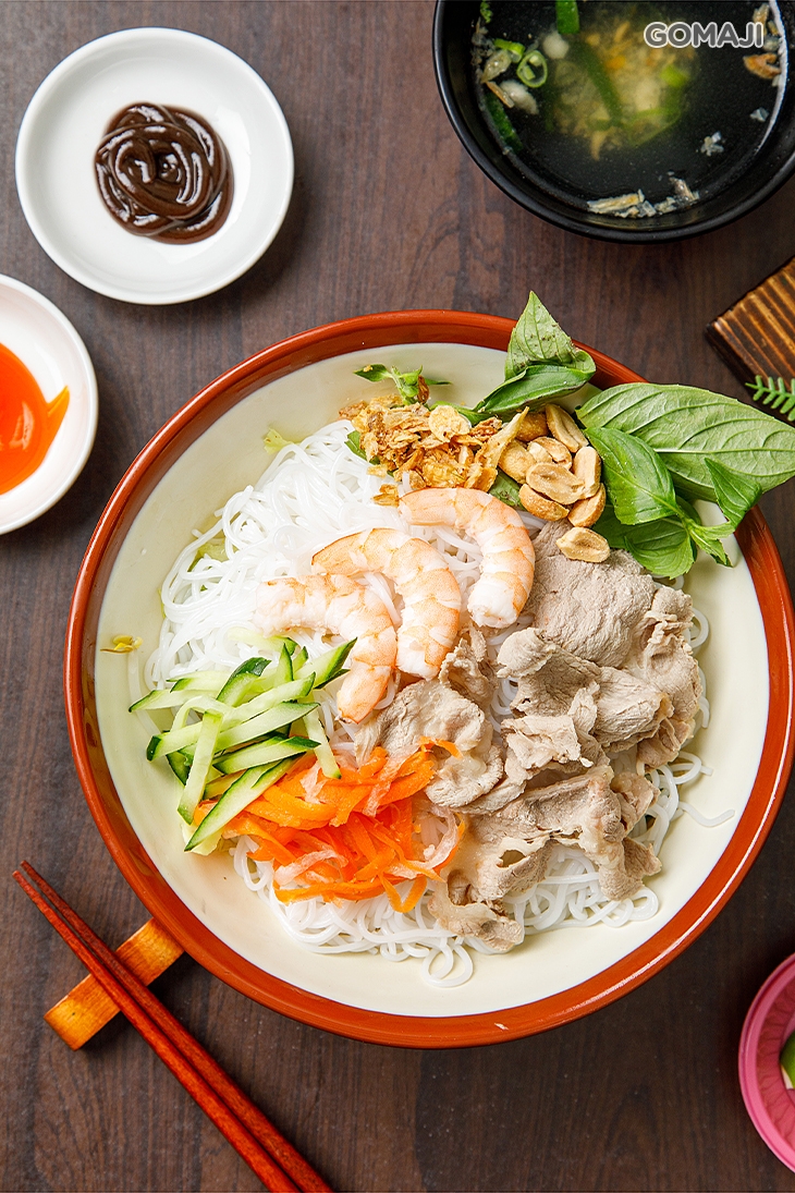 涼拌豬肉蝦仁米線