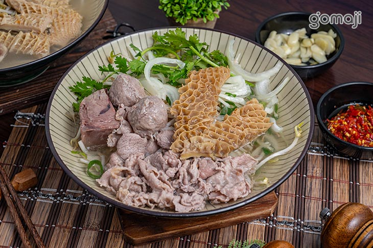 綜合牛(可選粗河粉、細河粉、米線)