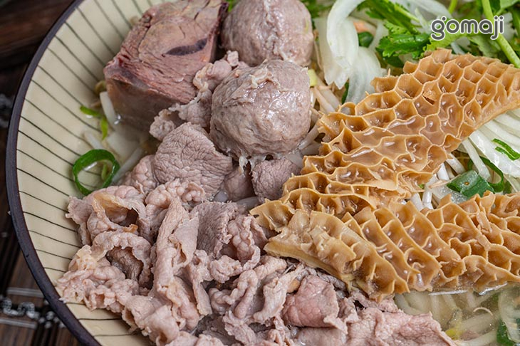 綜合牛(可選粗河粉、細河粉、米線)