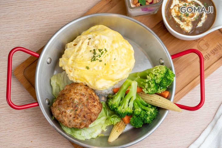 美式手打漢堡排黑咖哩飯