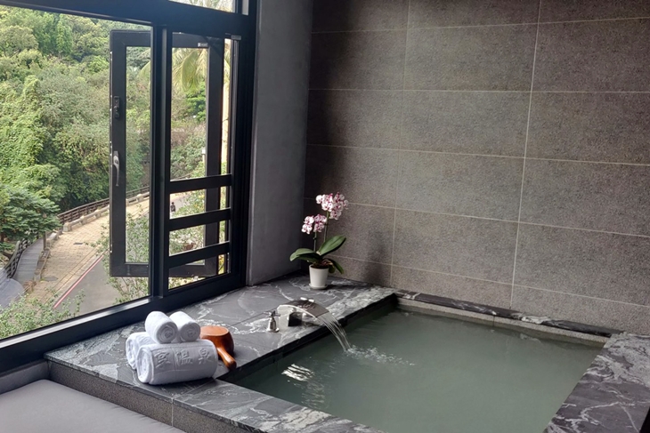 雙人湯屋泡湯