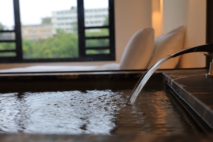 湯瀧景觀客房泡湯
