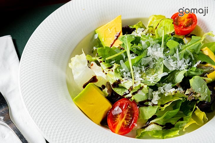 芝麻葉酪梨黑醋沙拉