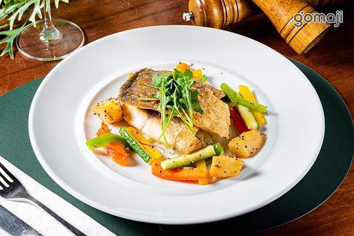 乾煎貝斯鱸魚排