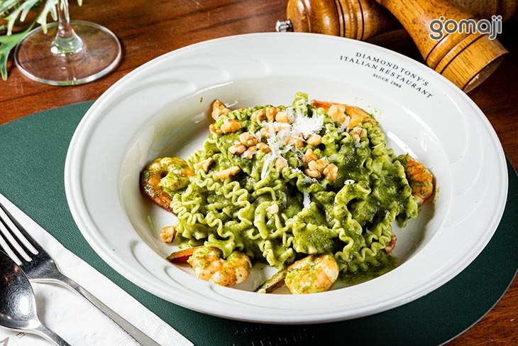 青檸菠菜炒鮮蝦裙襬裙襬麵